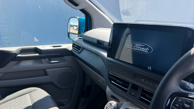 Ford Transit Custom 280 L1 Diesel Fwd 2.0 EcoBlue 136ps H1 Van Limited - Image 14